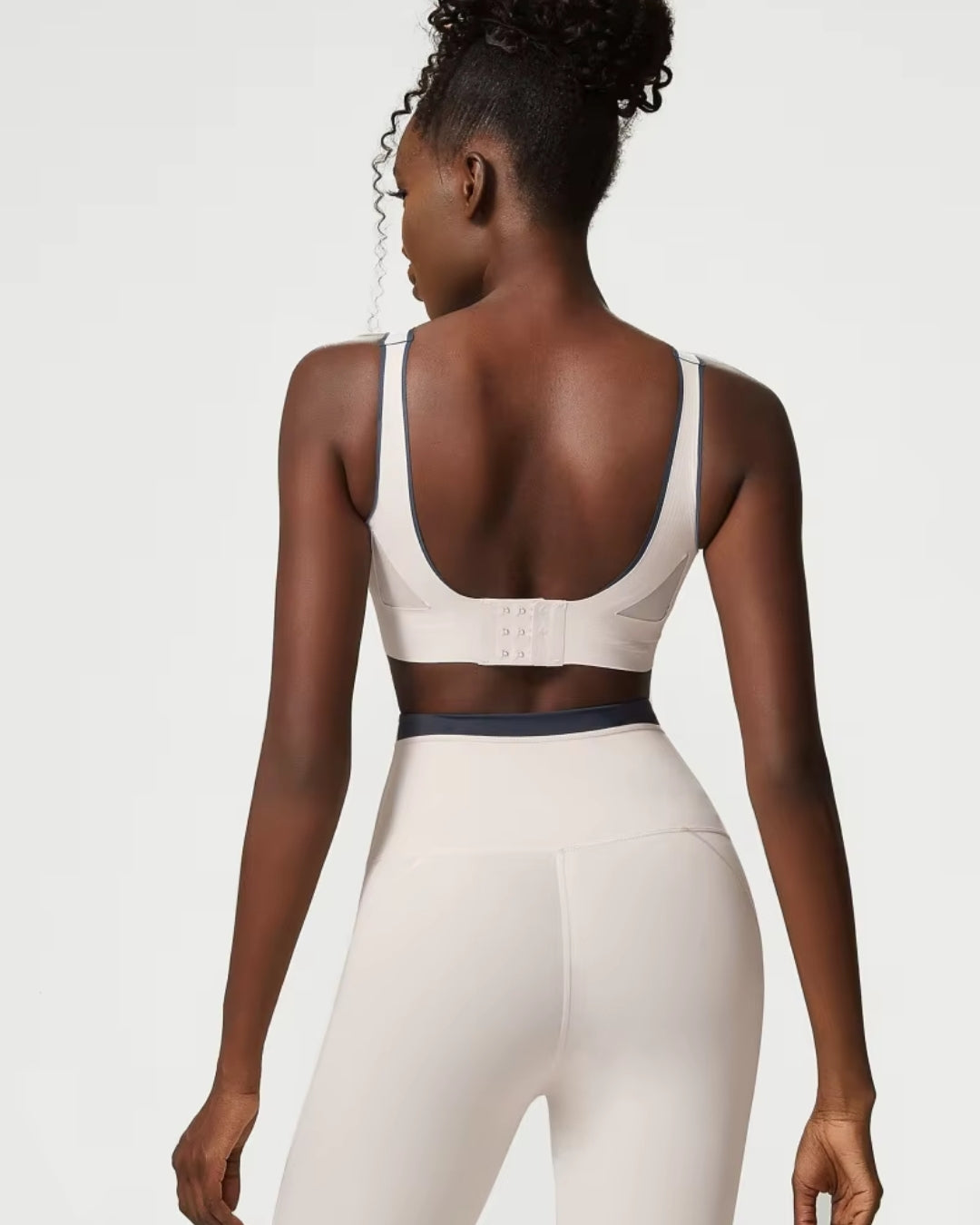 Conjunto feminino UltraGym 2 peças – Top de Suporte e Legging de Alta Performance