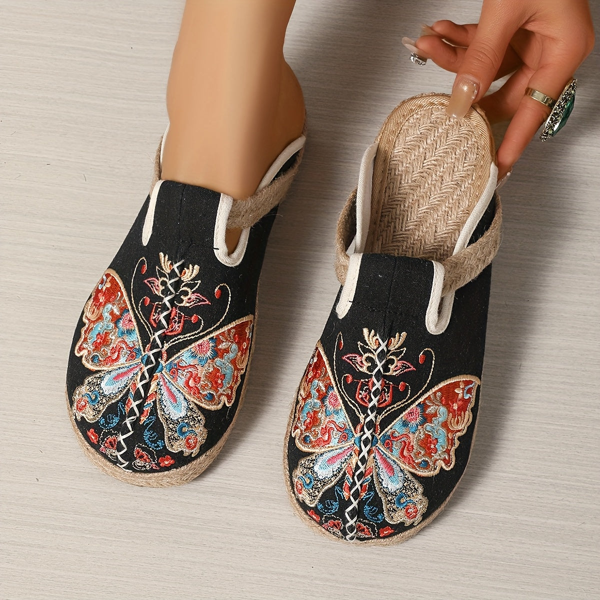 Sandália Barefoot Ortopédica Feminina Butterflies - Leveza, conforto e autenticidade em cada passo